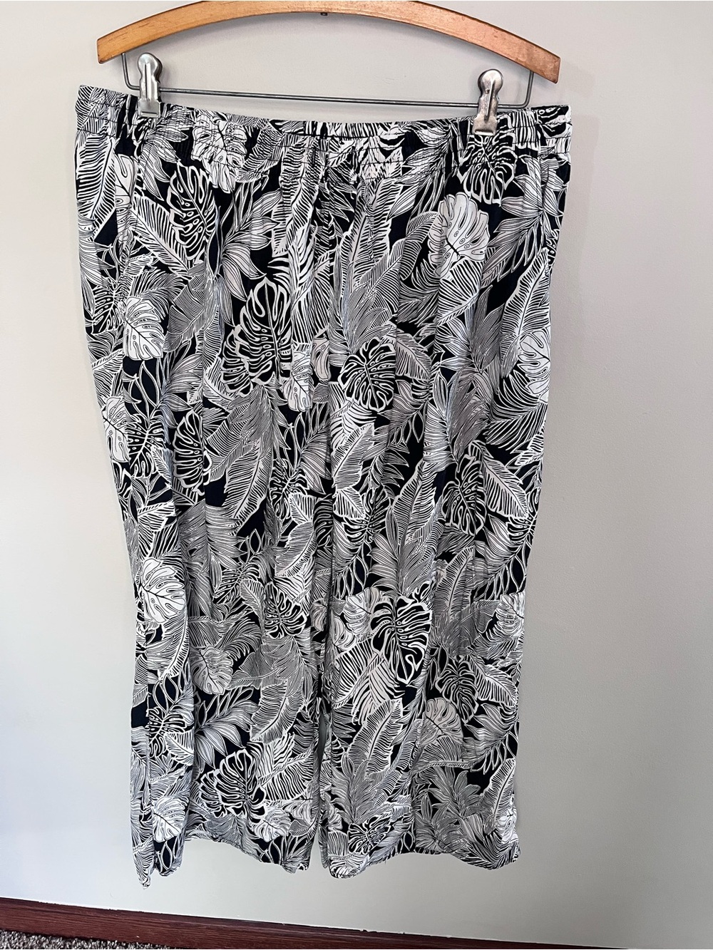 Jones New York Jones & Co Black White Tropical Leaf Print Pants 2X Drawstring